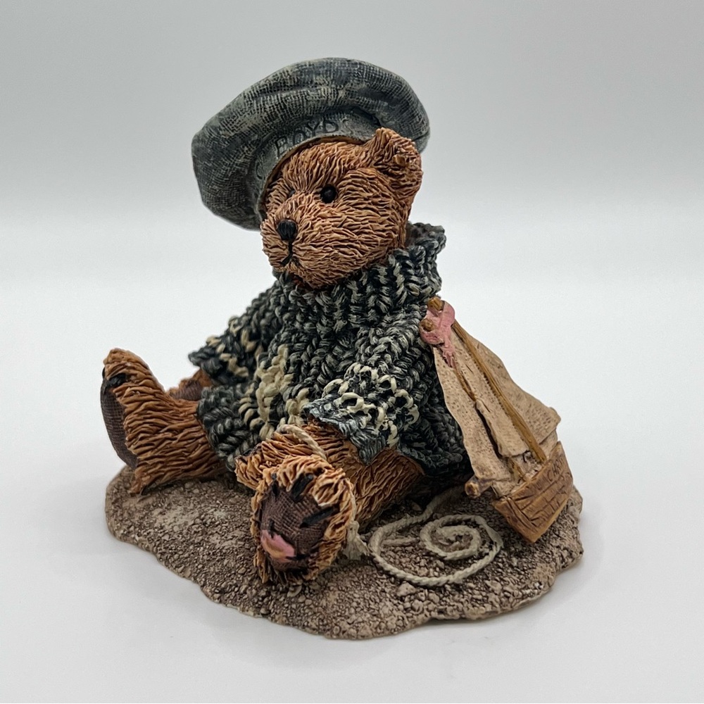 Boyd’s Bears sailing beach wind in the willows Christian by the sea boat shells